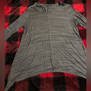 3/4 sleeve top with shark bite sides